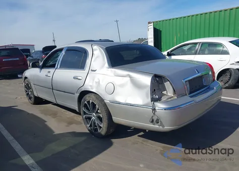 2010 Lincoln Town Car Signature Limited из США, поврежденный, VIN 2LNBL8CV9AX752977